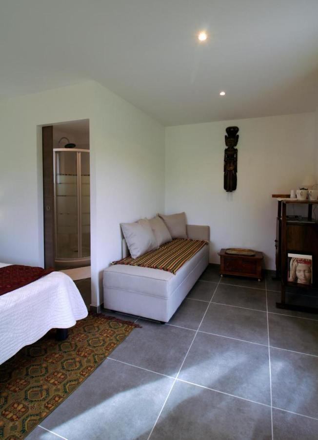 Les Rouges Gorges Bed & Breakfast Lugos Exterior foto